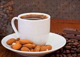 طريقة عمل قهوة حلوة باللوز