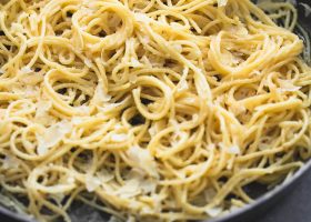 طريقة عمل سباغيتي بالجبن الرومي