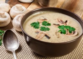 طريقة عمل شوربة الفطر الصحية