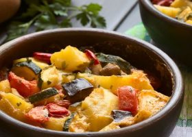 طريقة عمل صينية البطاطس والباذنجان