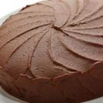 طريقة عمل كيك الشوكولاتة بكريمة الزبدة