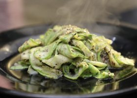 طريقة عمل كوسا مشوية بالزبدة والأعشاب