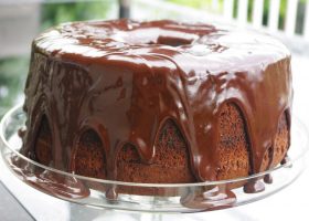 طريقة عمل كيكة اسفنجية بالكاكاو