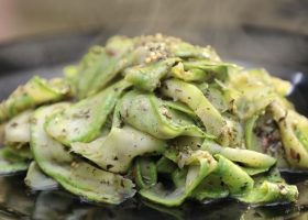 طريقة عمل كوسا محمرة بالأعشاب والزبدة