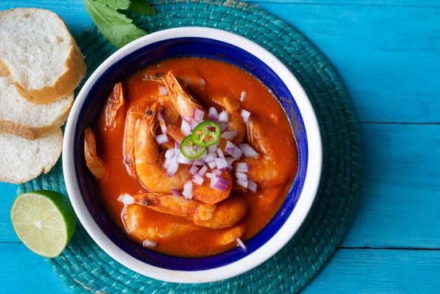 طريقة عمل شوربة روبيان بالطماطم والخضار