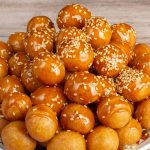 طريقة عمل لقيمات بالسمسم والعسل