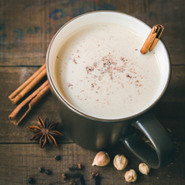 طريقة عمل حليب بالهيل