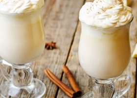 طريقة عمل مشروب الشوكولاتة البيضاء الساخن