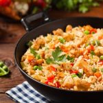 طريقة عمل أرز بالدجاج والخضار
