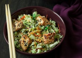 طريقة عمل سلطة الدجاج بالخضار للدايت