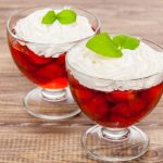 طريقة عمل حلى البسكويت بالفواكة والجيلو