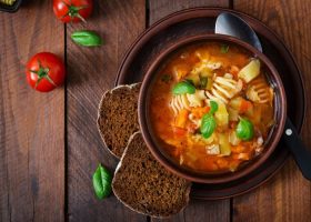 طريقة عمل شوربة الخضار الإيطالية