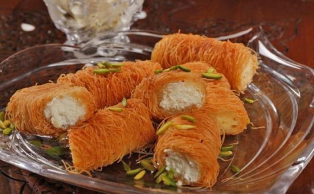 طريقة عمل أصابع الكنافة بالقشطة