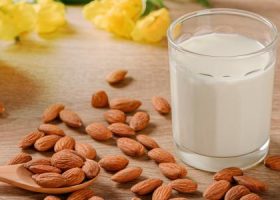 طريقة عمل الحليب باللوز السعودي