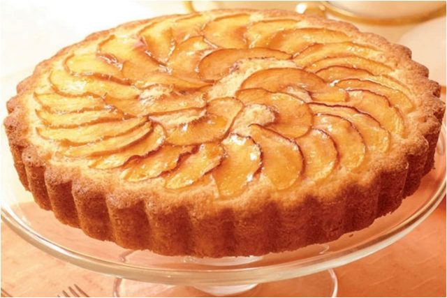 طريقة عمل كيك الدراق باللوز