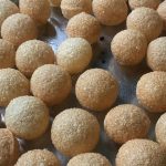 طريقة عمل حلى كرات السميد والحليب المحموس