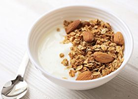 طريقة عمل الجرانولا بالشوفان والعسل