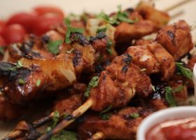 طريقة عمل شيش طاووق مع دبس الرمان بالفرن