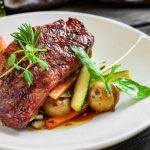 طريقة عمل ستيك مشوي مع خضار سوتيه