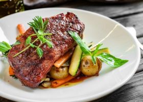 طريقة عمل ستيك مشوي مع خضار سوتيه