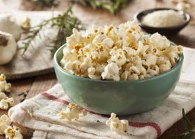 طريقة عمل الفشار بالماء