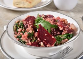 طريقة عمل تبولة الشمندر بالكينوا