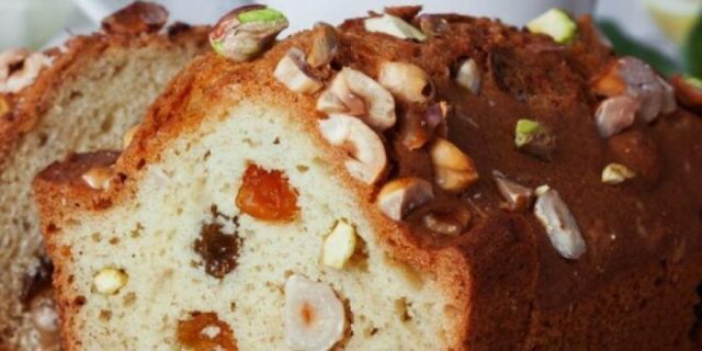 طريقة عمل كيك بالمكسرات والزبيب