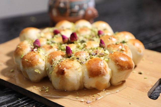 طريقة عمل خلية النحل بالكيري والفستق الحلبي