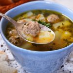 طريقة عمل شوربة البطاطس بكرات اللحم