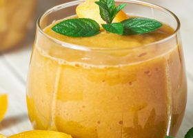 طريقة عمل كوكتيل المشمش بالتمر