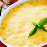 طريقة عمل صينية البطاطس بالدجاج والجبن والقشطه