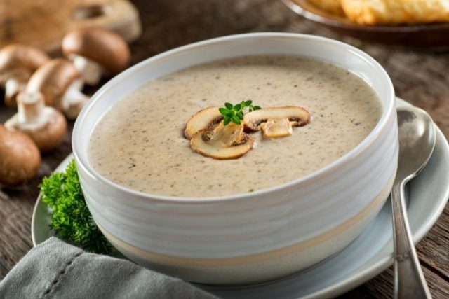 طريقة عمل شوربة مشروم للرجيم