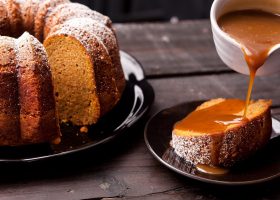 طريقة عمل كيكة الحليب المحموس بالتوفي