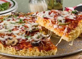 طريقة عمل بيتزا الاندومي