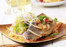 طريقة عمل صينية سمك بالبصل