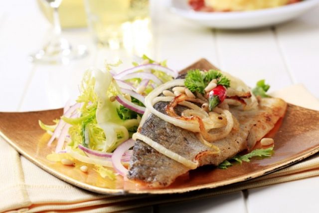 طريقة عمل صينية سمك بالبصل