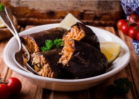 طريقة عمل باذنجان محشي باللحم المفروم