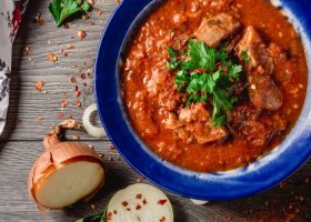 طريقة عمل شوربة الشوفان الحمراء