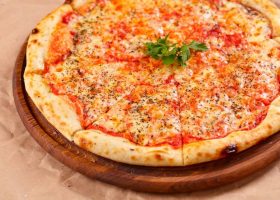 طريقة عمل بيتزا مارجاريتا مثل المطاعم