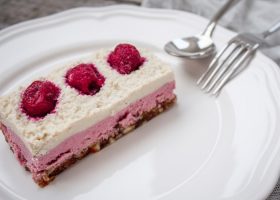 طريقة عمل تشيز كيك الفراولة