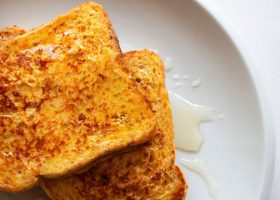 طريقة عمل الفرنش توست بالقرفه