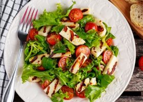 طريقة عمل سلطة جبنة حلوم