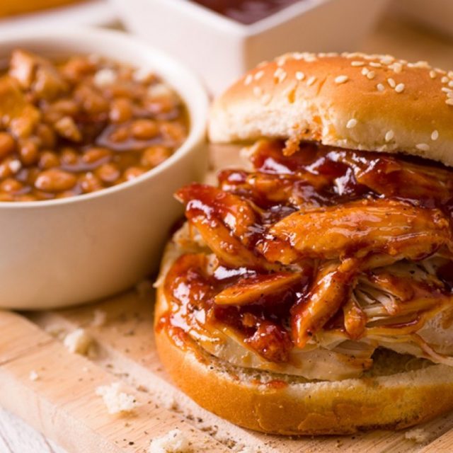 طريقة عمل ساندويش الدجاج بصلصة الباربيكيو للرجيم