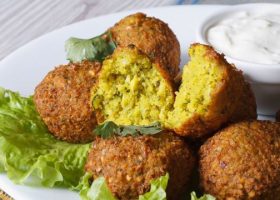 طريقة عمل فلافل بالفول