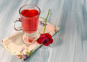 طريقة عمل شراب الورد الطبيعي