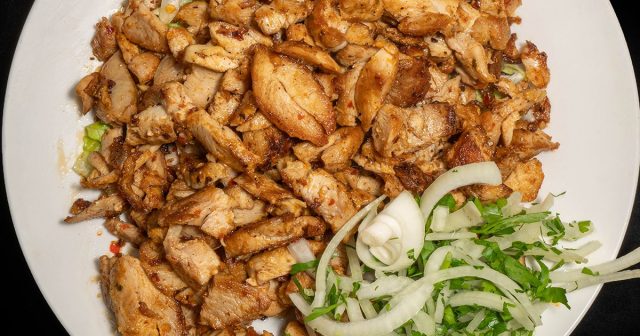 طريقة عمل شاورما الفراخ المسلوقة