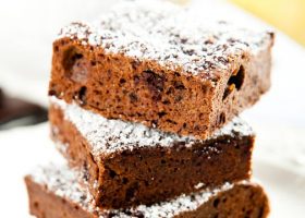 طريقة عمل كيكة الدخن بالتمر بدون بيض