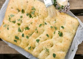 طريقة عمل معجنات بالجبن والثوم