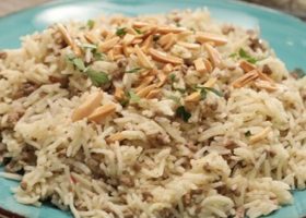 طريقة عمل الأرز باللحم المفروم والبهارات