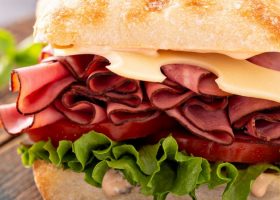 طريقة عمل ساندويش الروست بيف بالبصل المكرمل